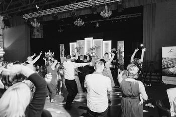 Stressfreie Hochzeitsplanung und Hochzeitsmoderation mit Herzlichkeit und Feingefühl für gute Stimmung