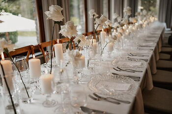 Hochwertige Hochzeitsdekoration im Minimalistisch Kristall Stil für exklusive Feiern in Frankfurt