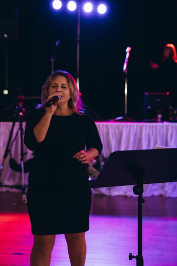 Ina Event Hochzeitsmoderation und Tamada gute Stimmung auf der Hochzeit