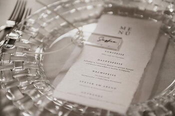 Hochwertige Tischdekoration im Minimalistisch Kristall Stil für Hochzeiten in Wiesbaden