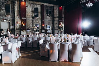 Hochzeitskonzept Elegant Glamour mit stilvoller Saaldeko in Düsseldorf