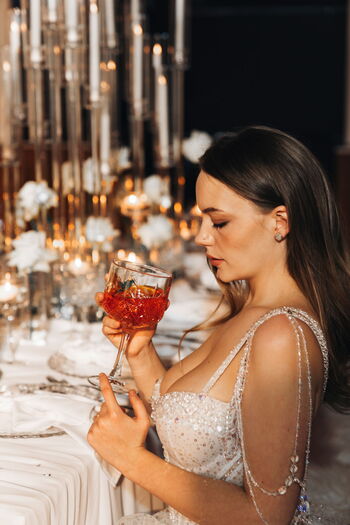 Hochwertiges Hochzeitskonzept mit eleganter Dekoration in Essen