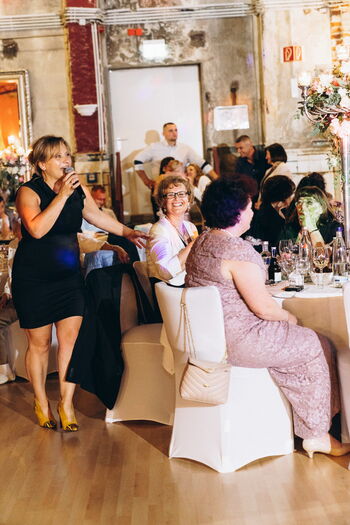 Ina Event aus Freudenberg Hochzeitsmoderatorin mit Charme Herzlichkeit und Feingefuel fuer gute Stimmung und stressfreie Hochzeit