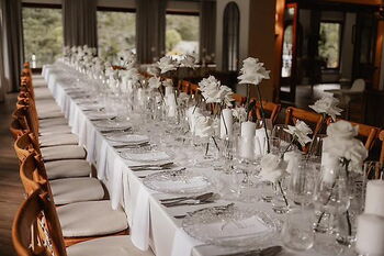 Minimalistisch Kristall Hochzeitskonzept mit individueller Planung für Frankfurt