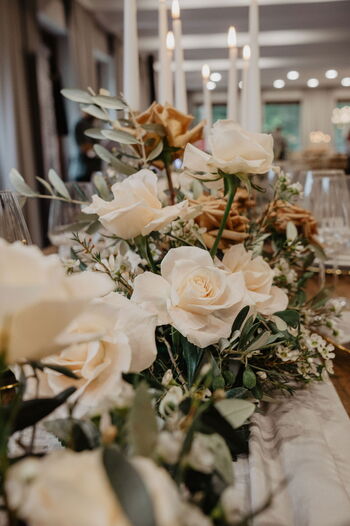 Hochzeitsdeko Toskana Stil mit Olivenzweigen