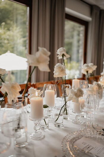 Hochzeits Tischdekoration Minimalistisch Kristall Design für moderne Hochzeiten in Koblenz