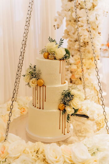 Glamour Hochzeit Candy Bar mit edler Dekoration für Köln