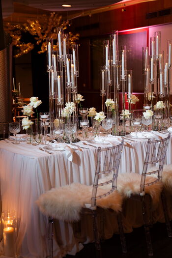 Hochzeitskonzept mit edlen Blumenarrangements für Hochzeiten in Köln