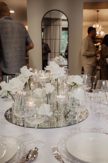 Luxuriöse Hochzeitsdekoration mit Kristalllicht für exklusive Feiern