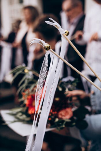 Romantischer Empfang für Boho Gartenhochzeit mit liebevoller Deko im Raum Freudenberg